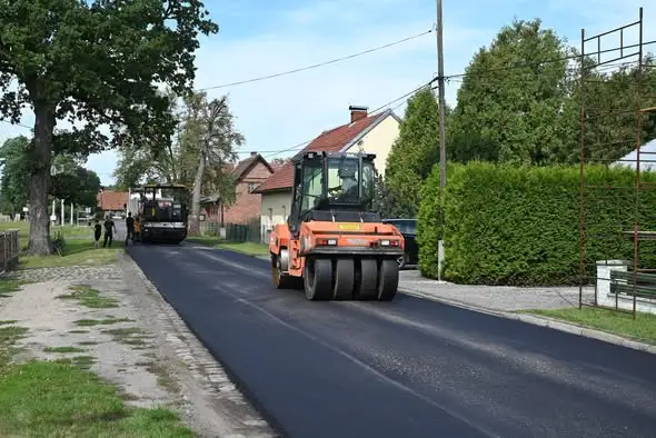 Utrudnienia w Bukowie: trwają remonty jezdni, kierowcy muszą liczyć się z utrudnieniami
