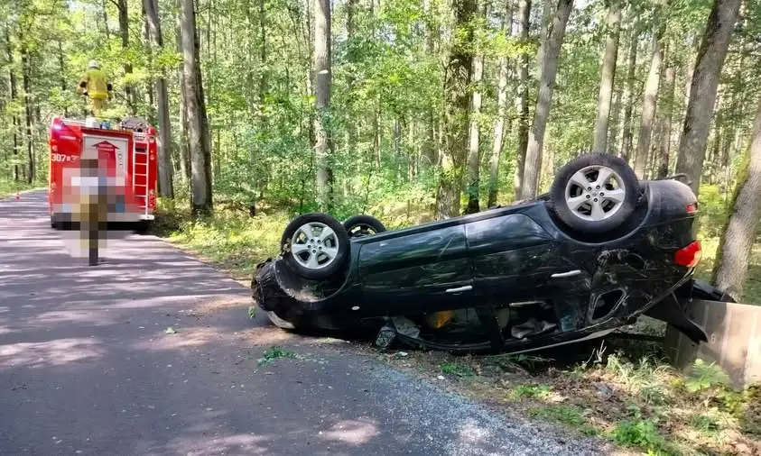 Dachowanie Renault na trasie Dębska Kuźnia – Niwki