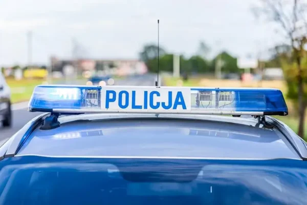 Pijany 58-latek jechał na uszkodzonych felgach. Zatrzymała go reakcja świadka