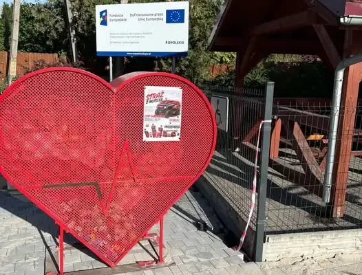Szkoła Podstawowa w Dąbrowie włącza się w zbiórkę butelek kaucyjnych dla OSP Dąbrowa