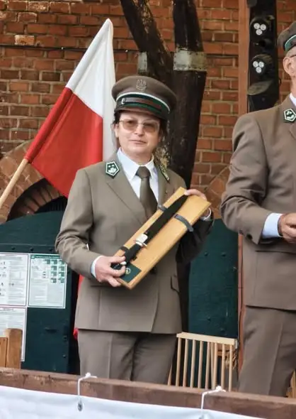 Lidia Bocianowska z Nadleśnictwa Opole odznaczona Kordelasem Leśnika Polskiego III stopnia