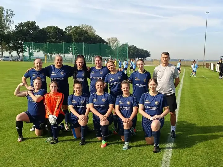 Polonia Prószków-Przysiecz wygrywa w Rozmierce 3:2. Bohaterką Ewa Żmuda w dniu 18. urodzin