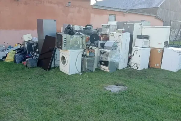 OSP Dąbrowa zbiera elektrośmieci do 28 października