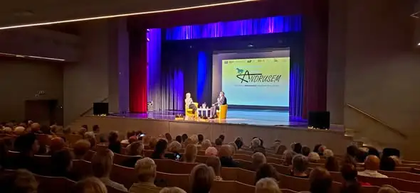Artur Andrus w Ozimku – wieczór pełen humoru i poezji śpiewanej