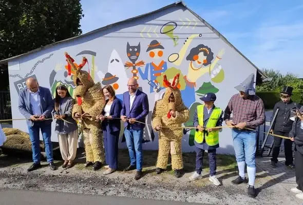 Murale w Raszowej upamiętniają tradycję wodzenia niedźwiedzia