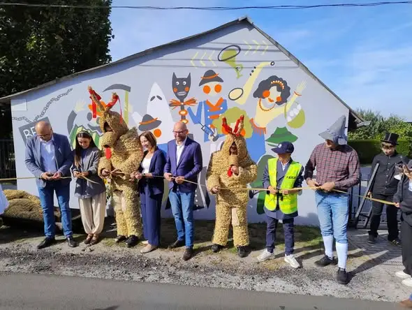 Murale w Raszowej upamiętniają tradycję wodzenia niedźwiedzia